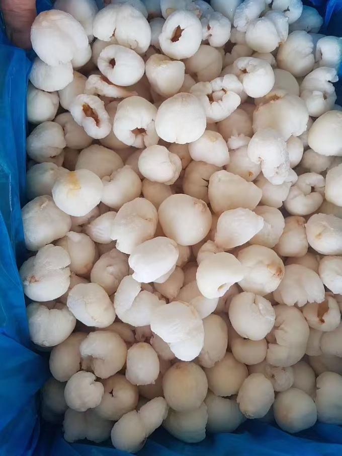 Mrożone, całe, obrane liczi w opakowaniach zbiorczych, pakowane w kartony, IQF, słodkie w smaku, owoce liczi z odmianą mango, owoce konserwowane. 4