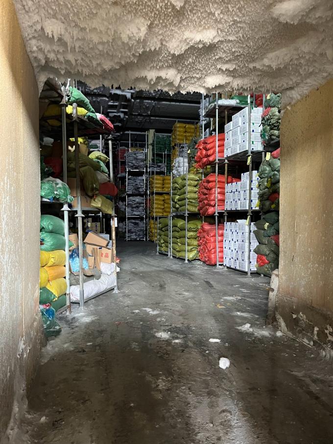 Wysokiej jakości świeże mrożone maliny zbierane ręcznie dla słodkiego smaku do sok&oacute;w, deser&oacute;w i koktajli mlecznych 6